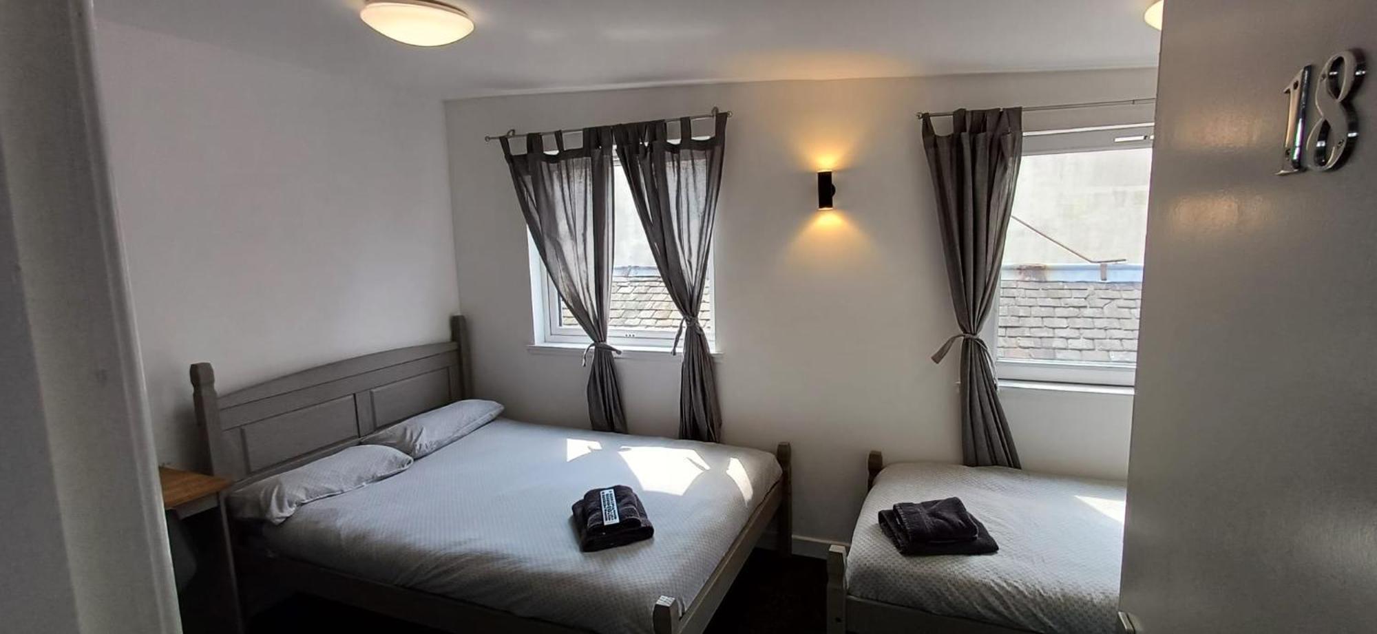 The Queens Hotel Cardenden Esterno foto