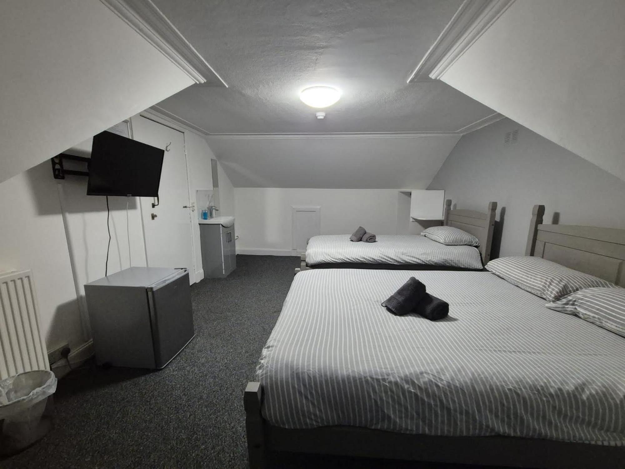 The Queens Hotel Cardenden Esterno foto