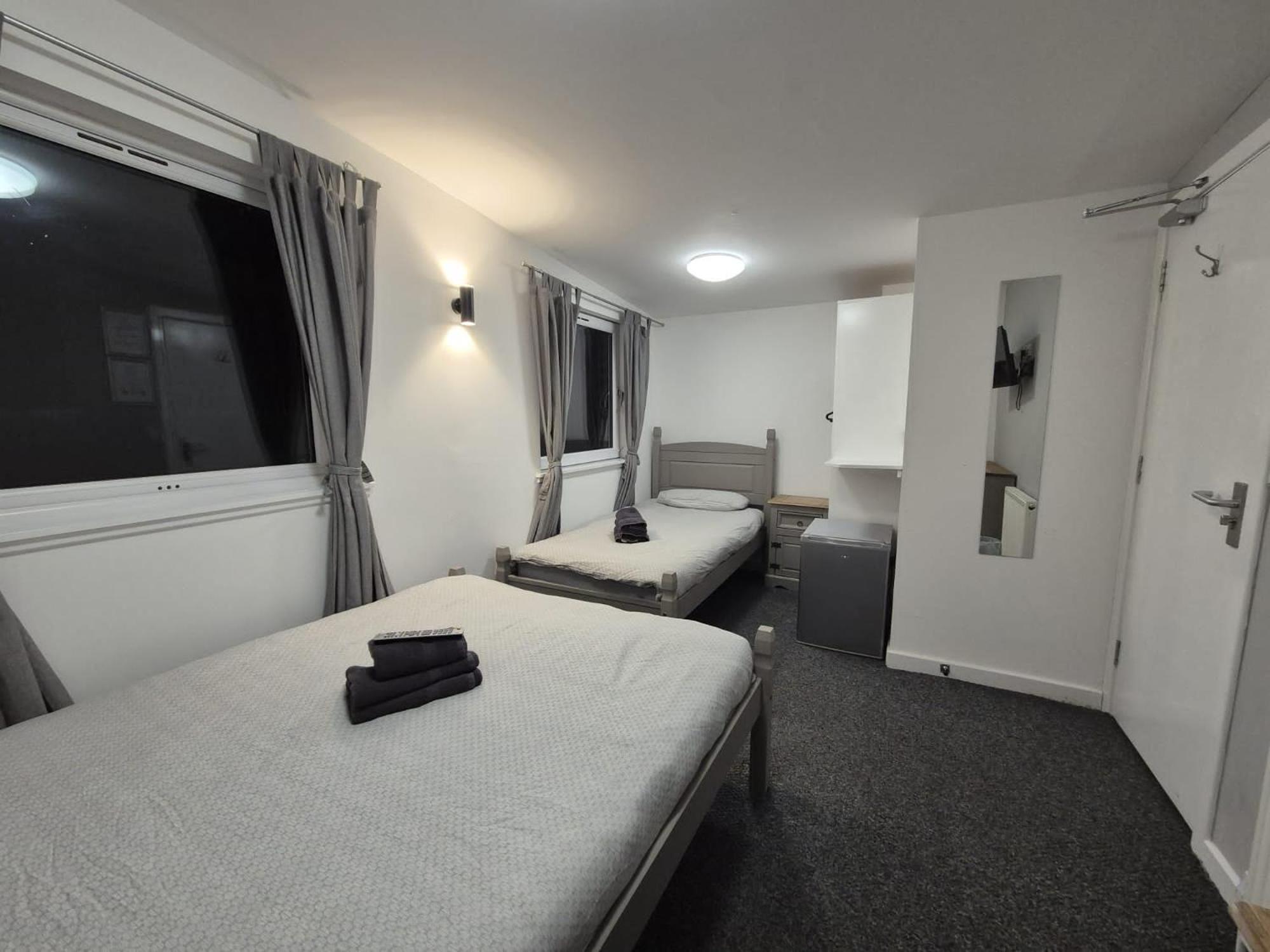 The Queens Hotel Cardenden Esterno foto